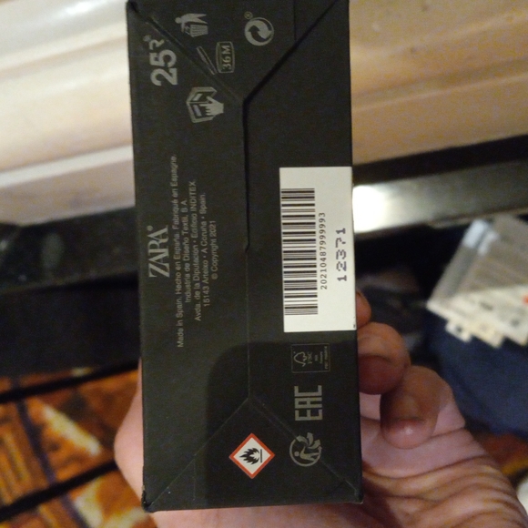 Maison Article basketball shorts,two Wallets,cellphone case,and perfume - Picture 9 of 10